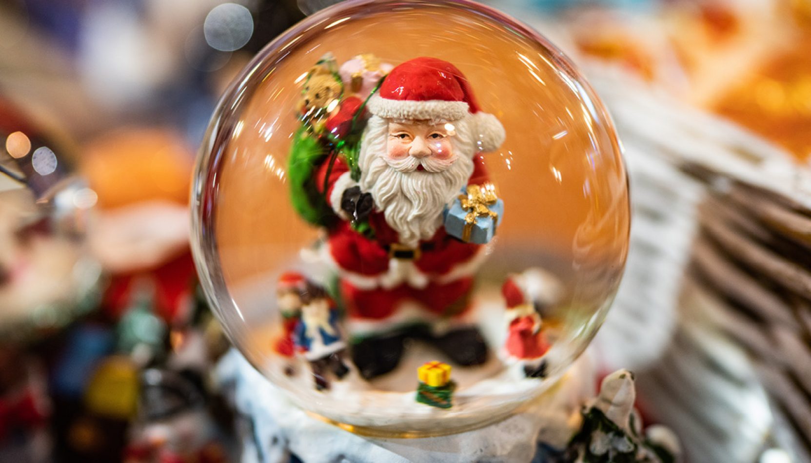santa claus, whats on this week in surrey, whats on, guide to whats on, guide to surrey, whats on, events, christmas events, christmas party, guide to guildford, guide to woking, guide to going out, family days out, things to do, things to do with the family